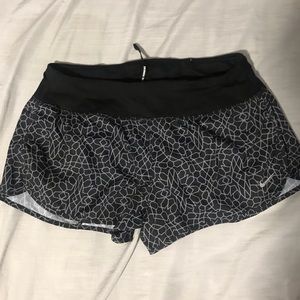 NIKE | DRI-FIT LINED RUNNING SHORTS **OFFER**